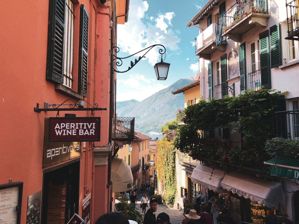 ミラノから日帰り旅行で行く、コモ Bellagio べラジオ レッコを周るフェリー Ferry旅行